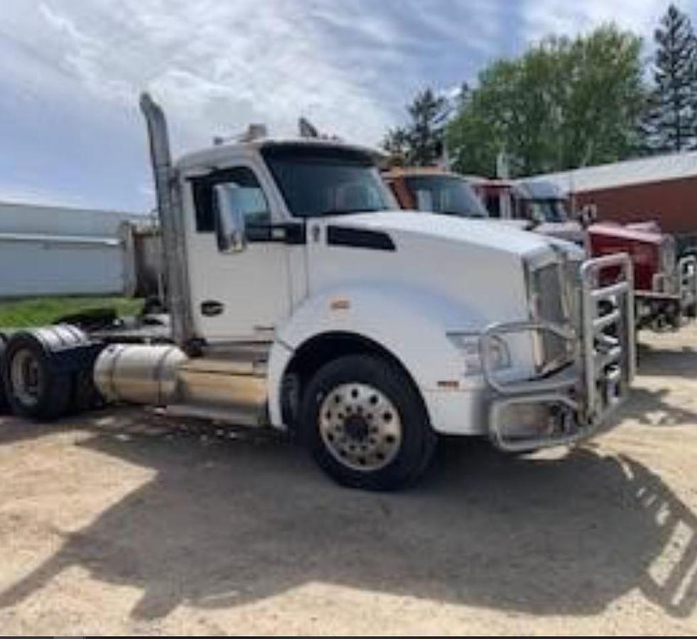 Used 2018 Kenworth T880