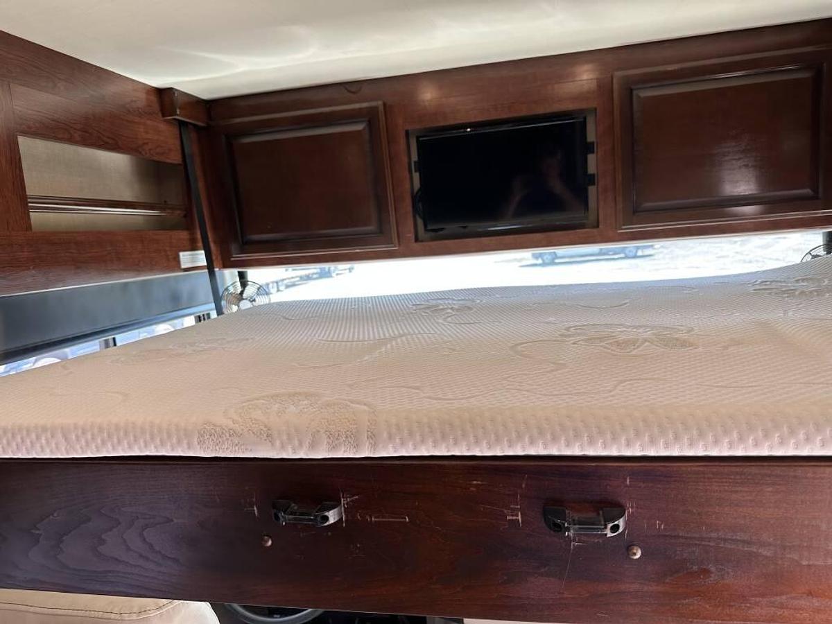 Used 2019 Fleetwood Southwind 34C