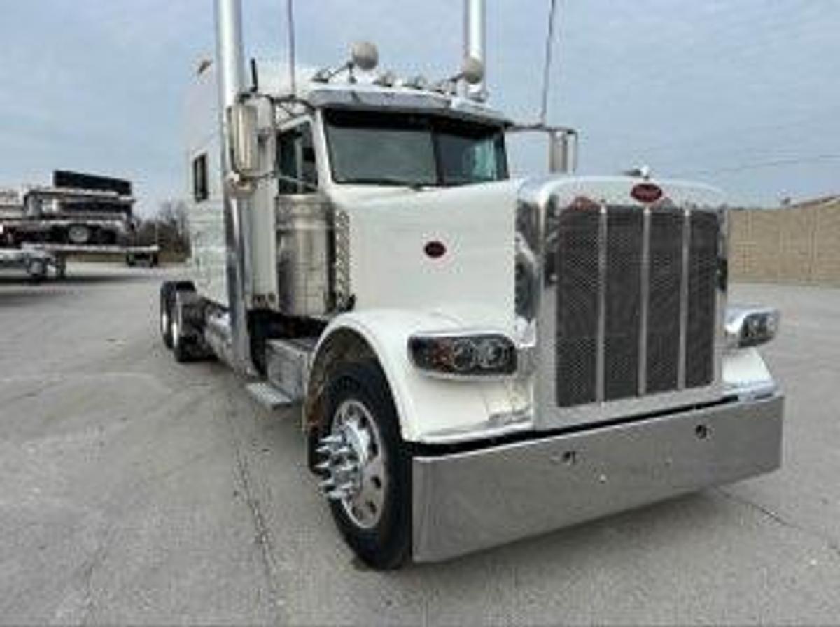 Used 2012 Peterbilt 389