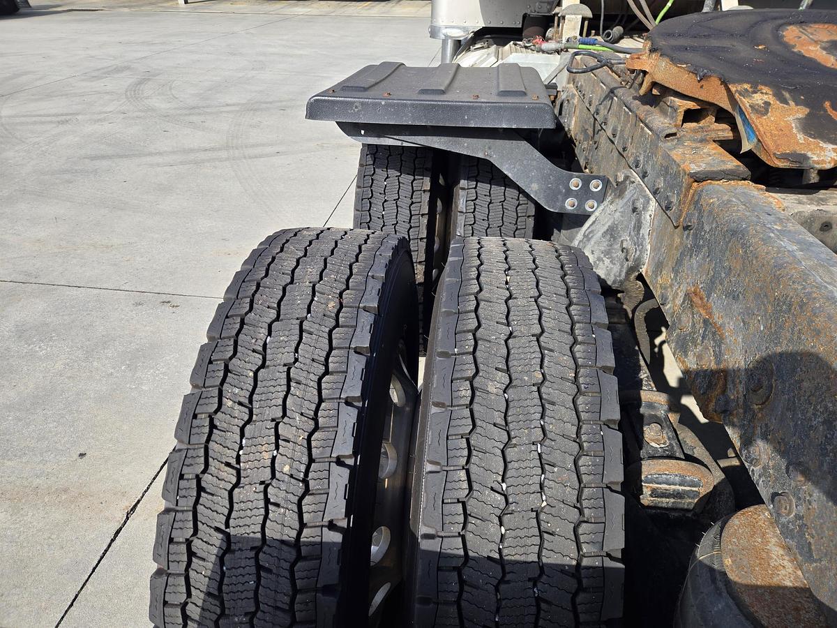 Used 1995 Peterbilt 379 Sleeper Semi Truck