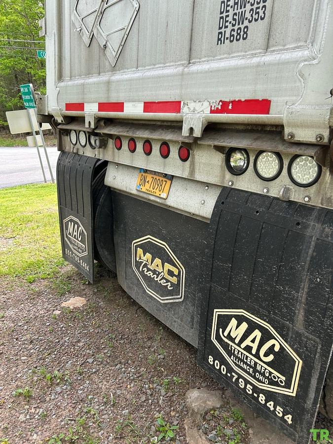 Used 2000 International 9900I Commercial Truck