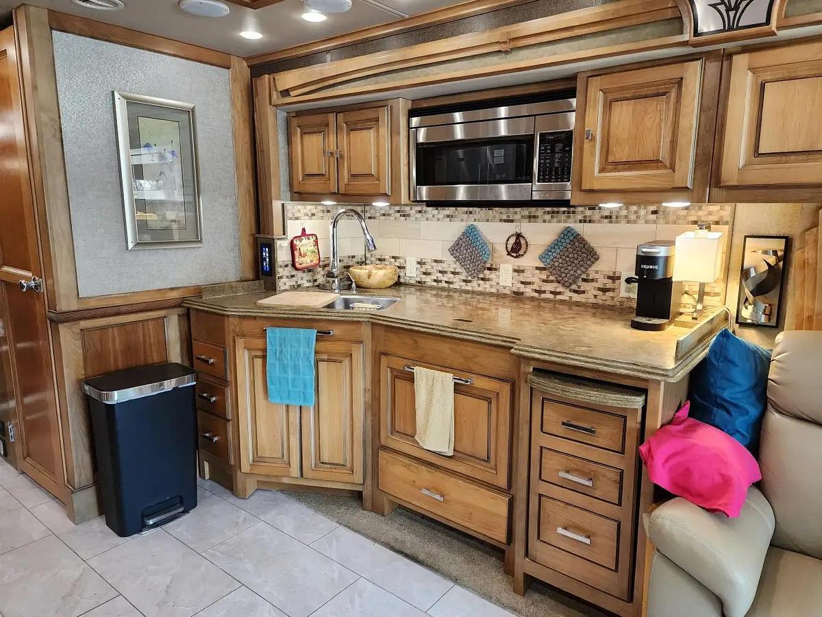 Used 2017 Tiffin Phaeton XSH 40IH