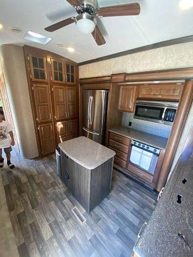 Used 2015 Keystone Montana 3711FL