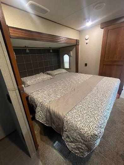 Used 2018 Keystone Alpine 3701FL