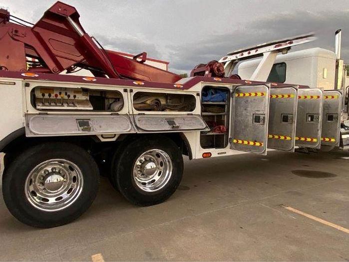Used 2006 Peterbilt 378 Wrecker Tow Truck