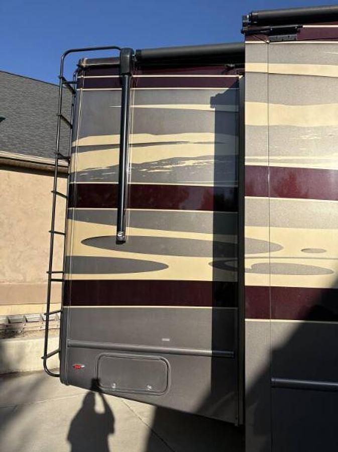 Used 2023 Luxe Elite 44FL Fifth Wheel