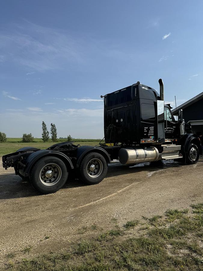 Used 2022 International HX520