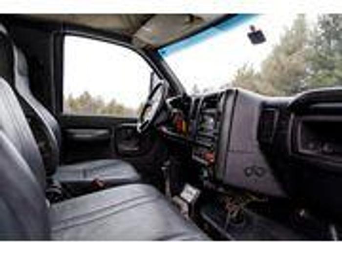 Used 2007 GMC 5500 Crewcab Roll Off Truck