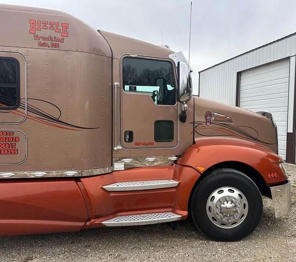 Used 2015 KENWORTH T660 Conventional Sleeper Semi