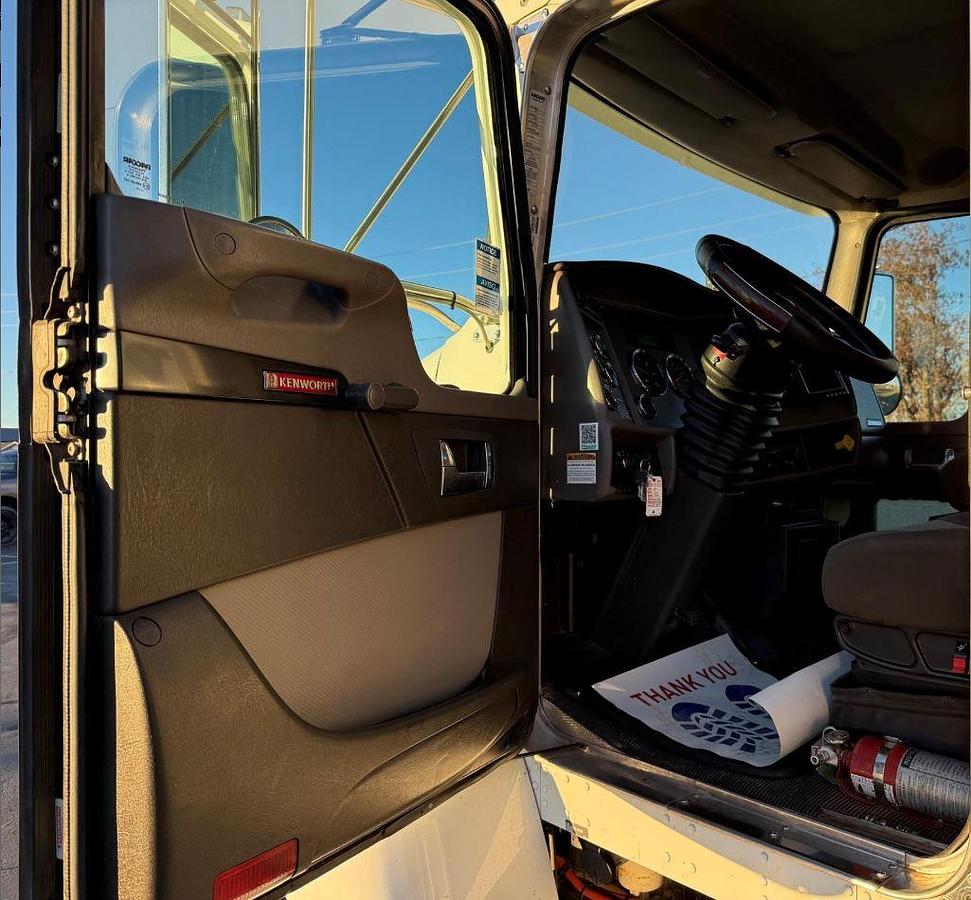 Used 2020 Kenworth T370