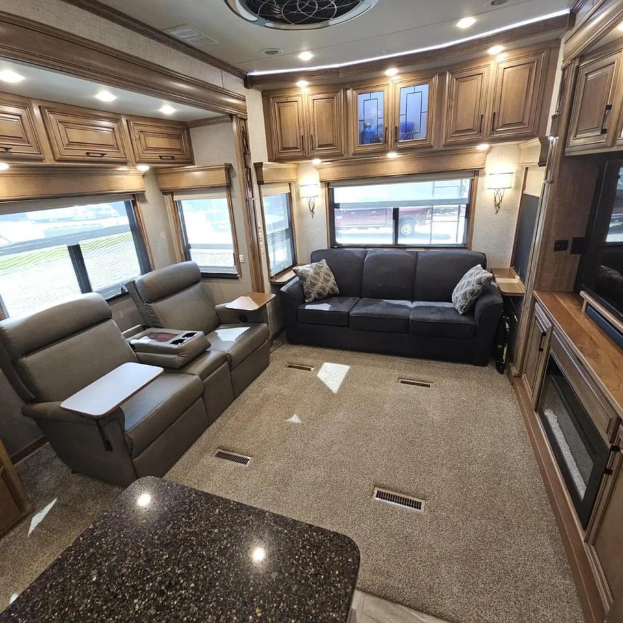 Used 2019 DRV Mobile Suite 44 Houston Fifth Wheel