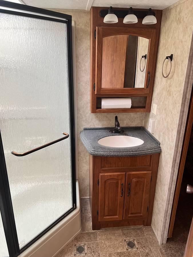 Used 2015 Keystone Montana Fifth Wheel