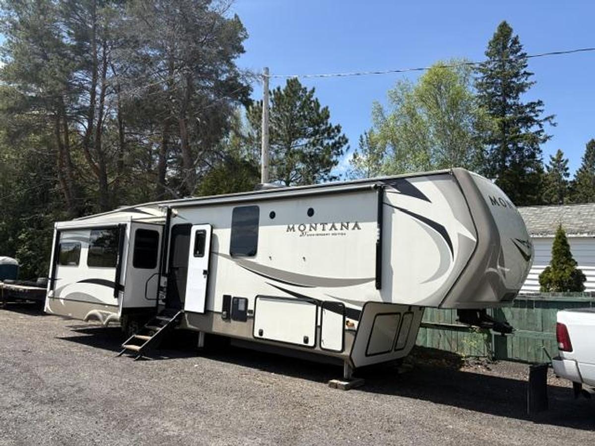 Used 2019 Keystone Montana Legacy Edition Series M-3930FB