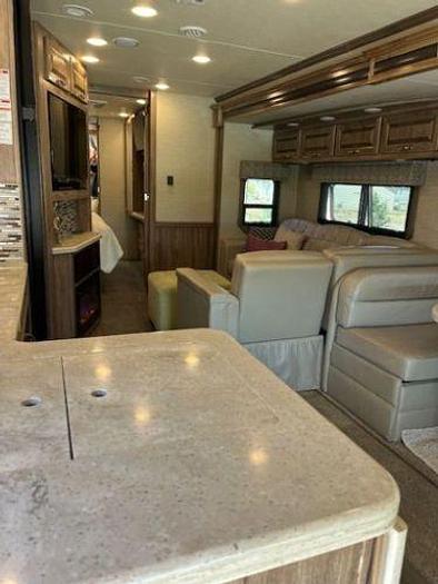 Used 2019 Jayco Seneca 37K