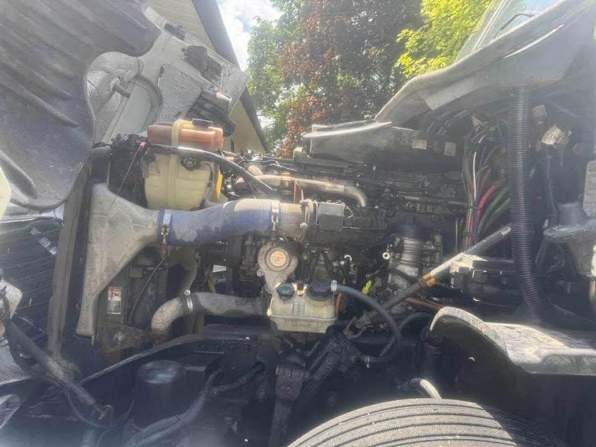 Used 2020 Freightliner Cascadia