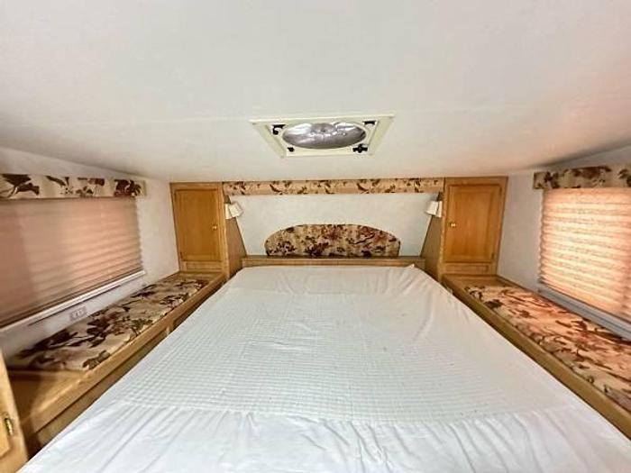 Used 2002 Thor Motor Coach Citation Truck Bed Camper