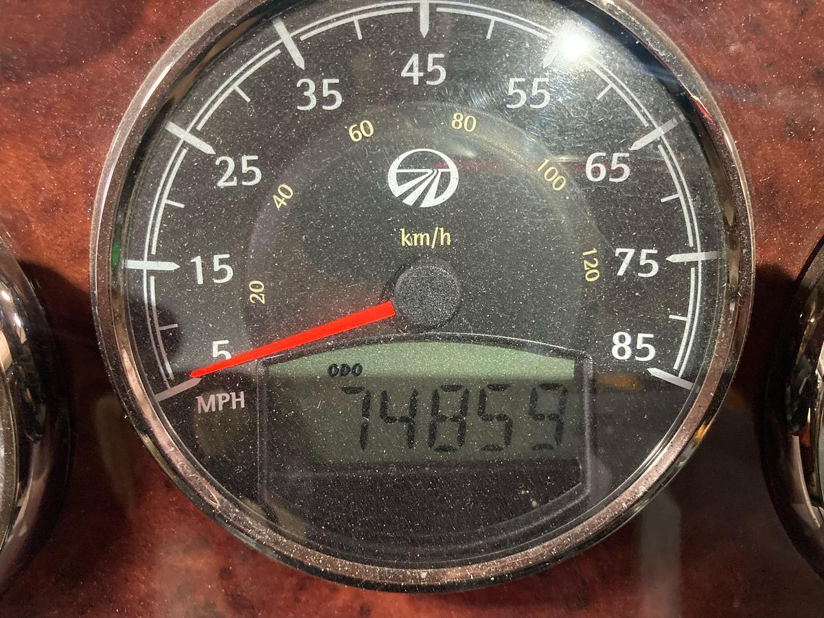 Used 2011 Monaco Camelot 43PKQ Class A Motorhome