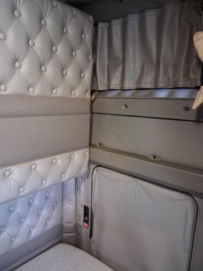 Used 2009 Kenworth T660