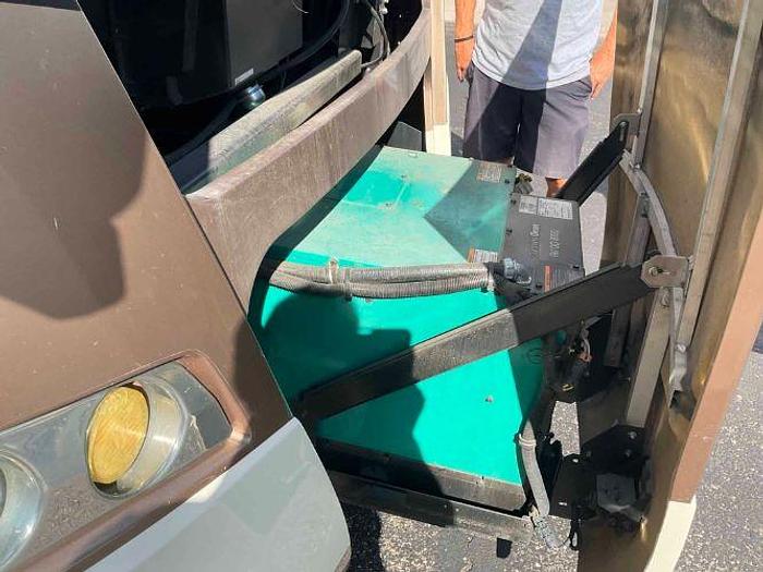 Used 2013 Winnebago Journey 36M