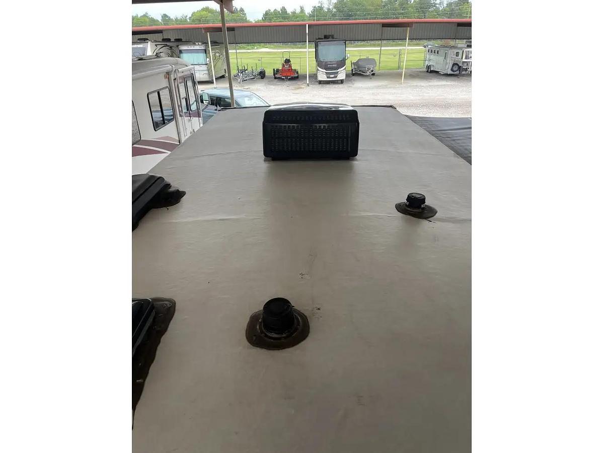 Used 2023 Coachmen Freedom Express Select 22se