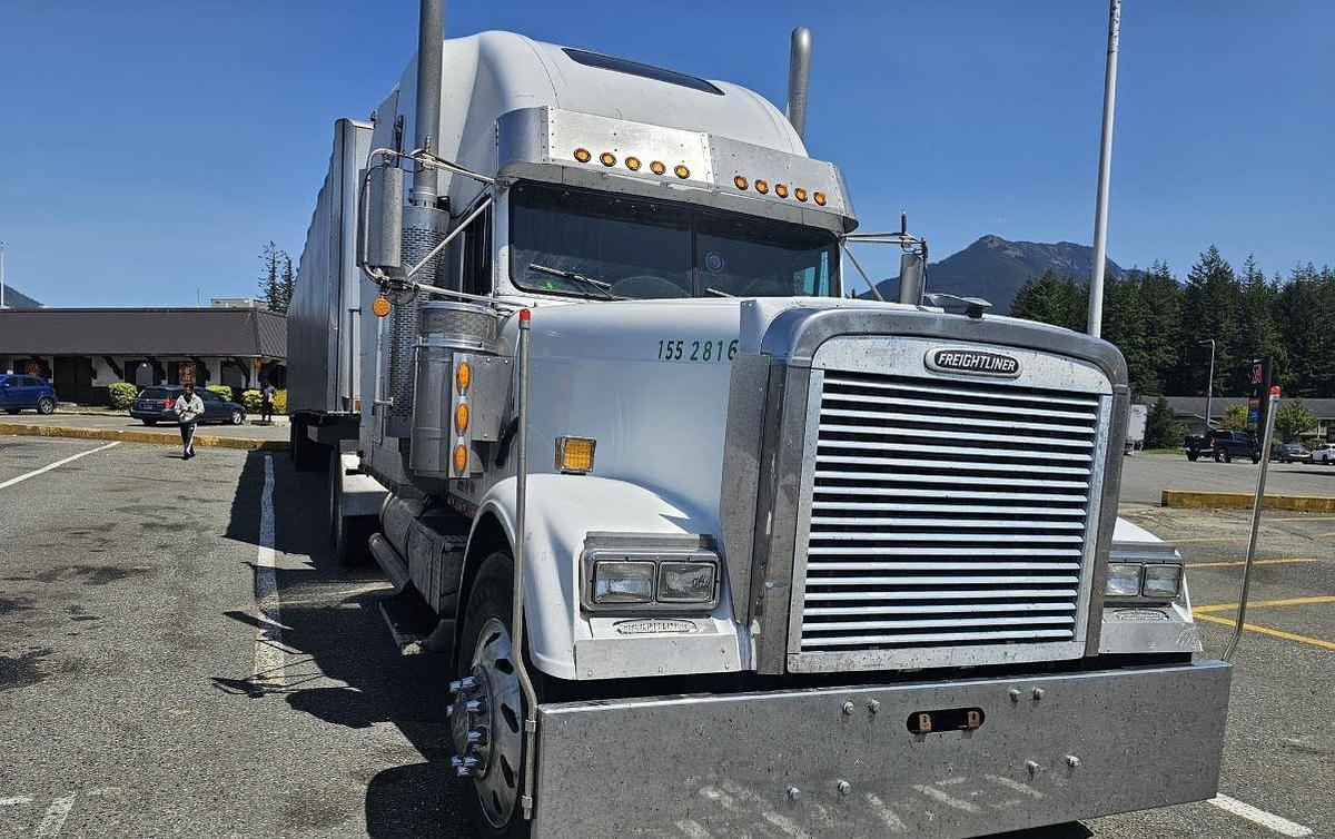 Used 2001 FREIGHTLINER FLD120 CLASSIC Conventional Sleeper Semi