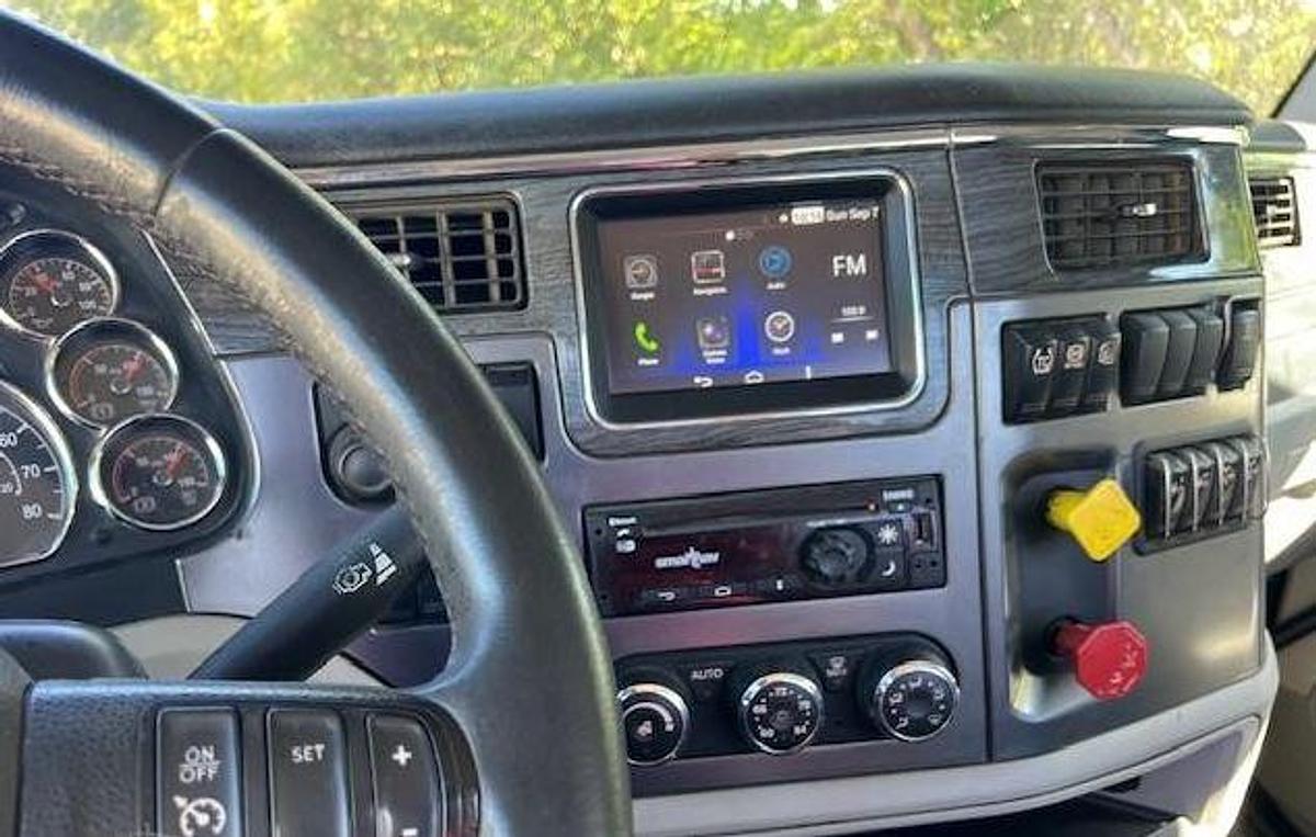 Used 2020 PETERBILT 567 Day Cab