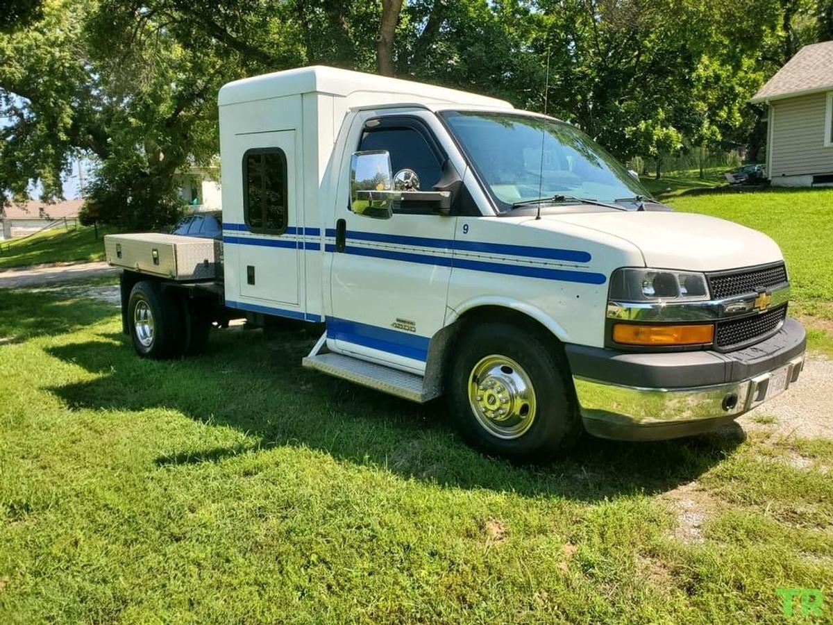 Used 2013 Chevy Express 4500 2wd 6.6L LGH Duramax Diesel Transporter