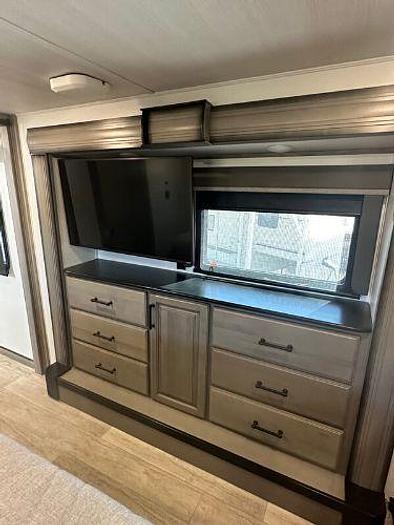 Used 2022 Keystone Montana 3781RL