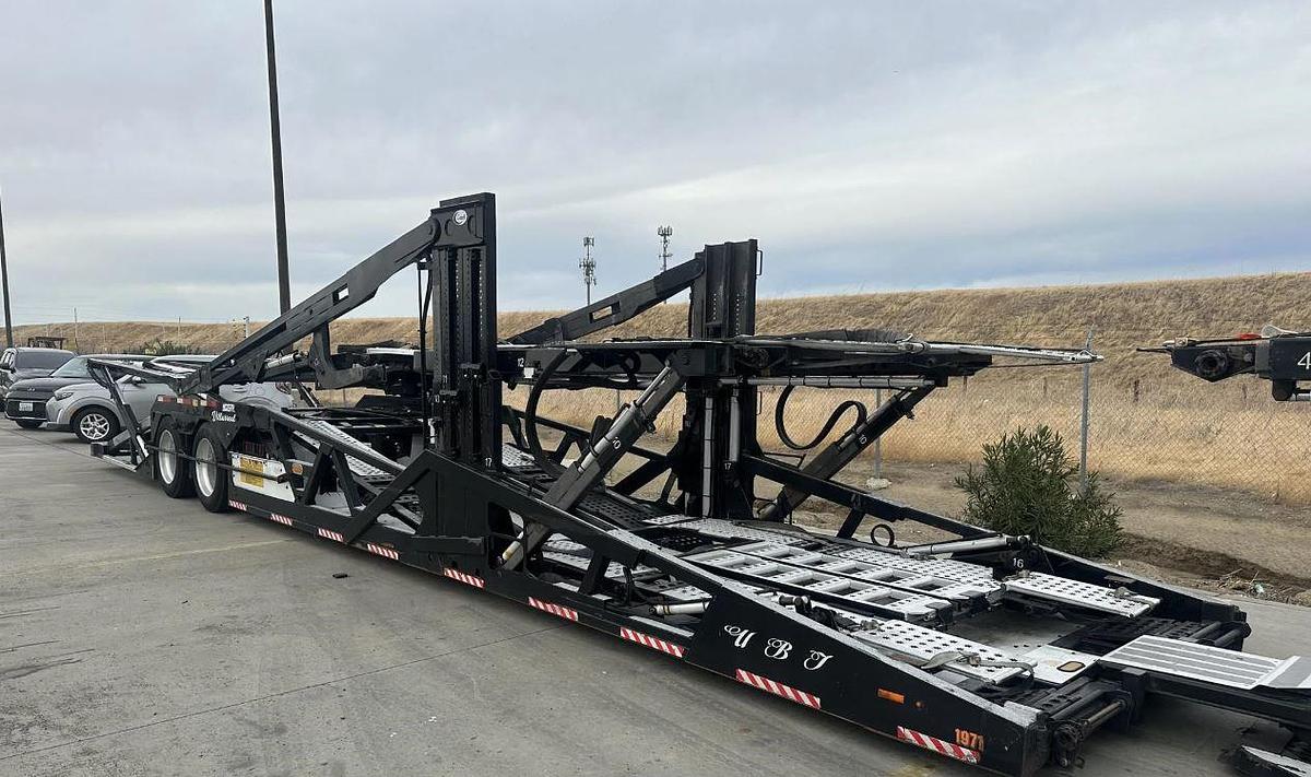 Used 2015 Peterbilt 389