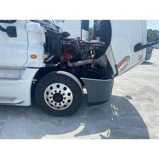 Used 2016 Freightliner Cascadia Sleeper