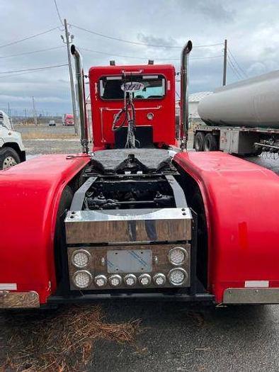 Used 2002 Peterbilt 379 Classic with Tank
