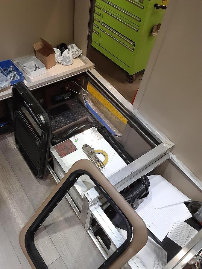 Used 2000 Kenworth W900 Conventional Sleeper Semi