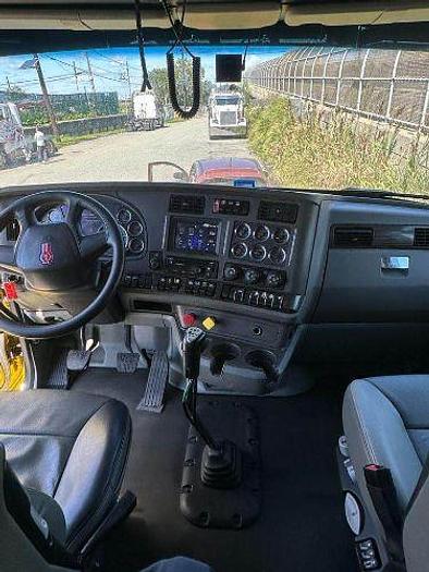 Used 2017 KENWORTH T880