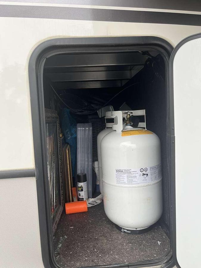 Used 2022 Keystone Montana 3761FL