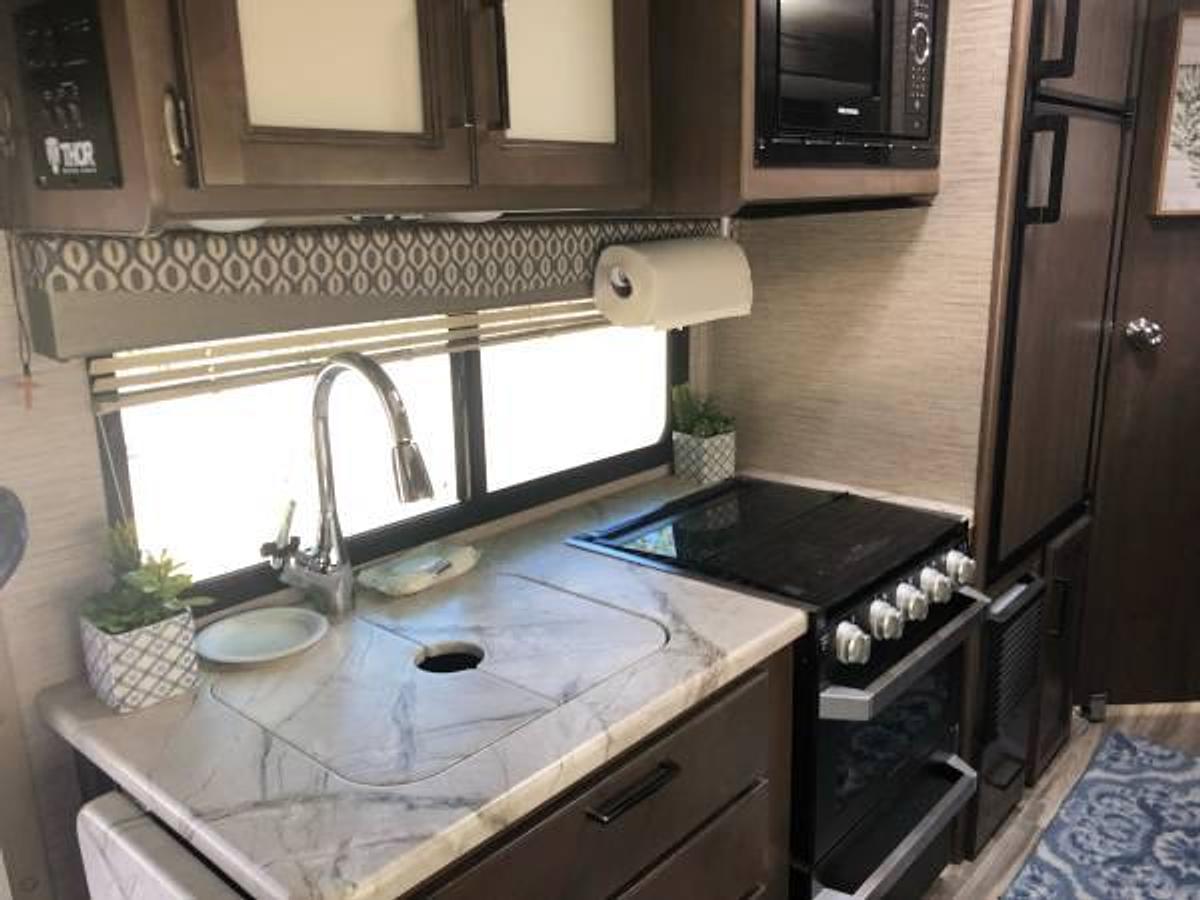 Used 2021 Ford Thor Freedom Elite 22FE Class C Motorhome