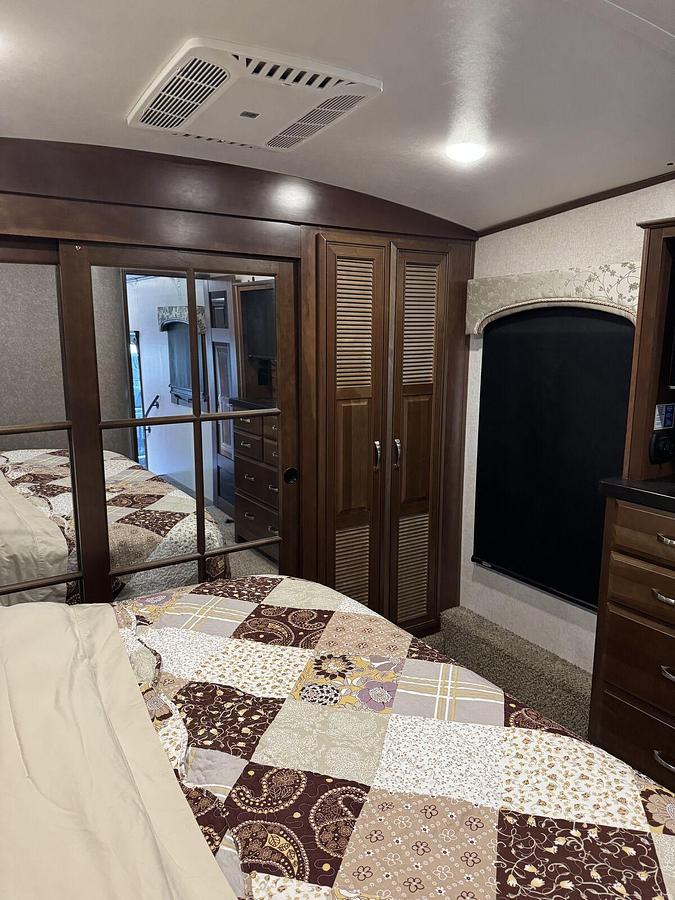 Used 2017 Jayco Pinnacle 36KPTS