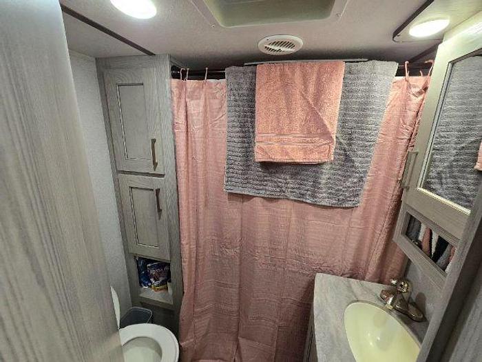 Used 2020 Keystone Montana 385BR