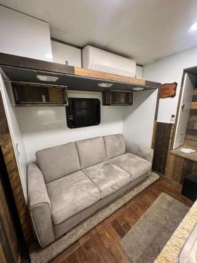 Used 2020 International LT625 2004 53' Stacker Trailer