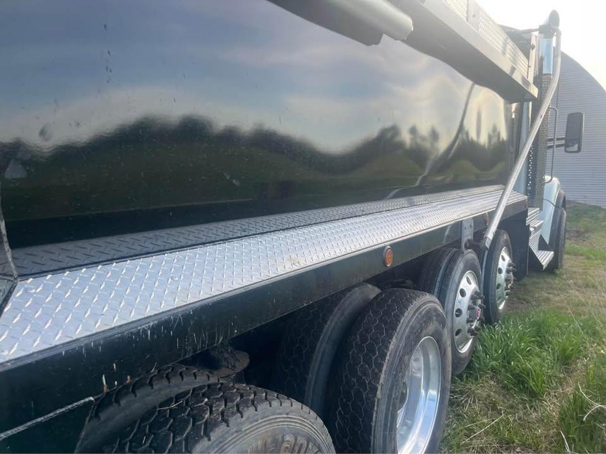 Used 2024 Kenworth T880 Dump Truck