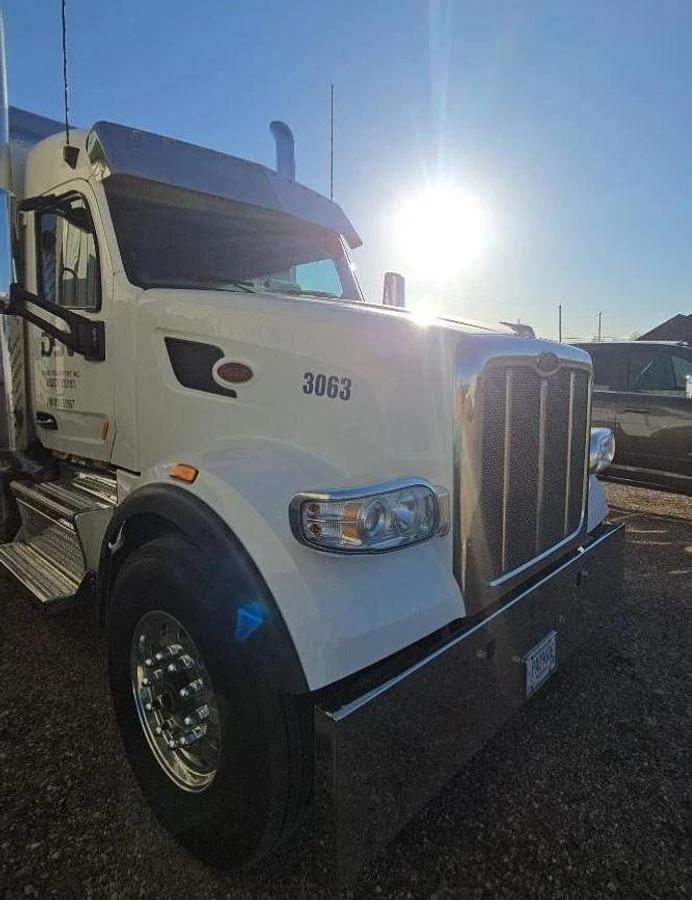 Used 2021 Peterbilt 567 Sleeper Truck