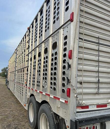 Used 2013 WILSON PSDCL-402 Livestock Trailer