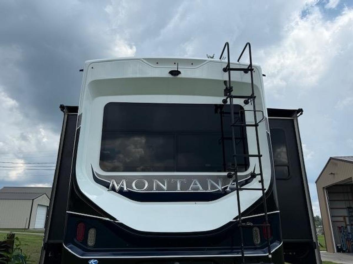 Used 2022 Keystone Montana Legacy Edition 3231CK