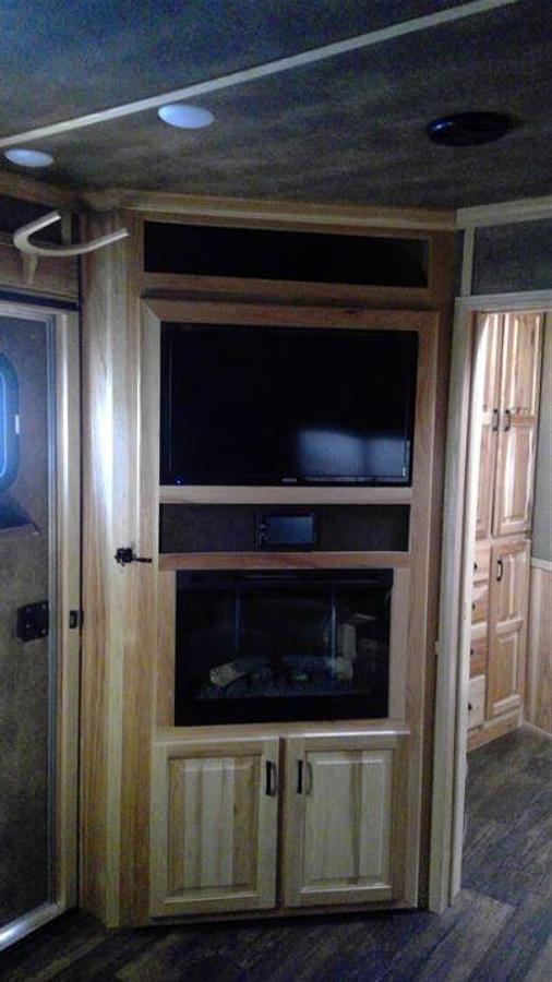 Used 2021 Lakota BHFK8315 3 Horse Trailer with Living Quarters