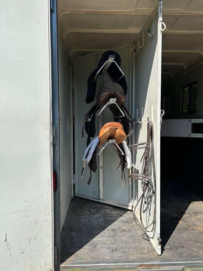 Used 2010 Hawk 3 Horse Slant Gooseneck Elite