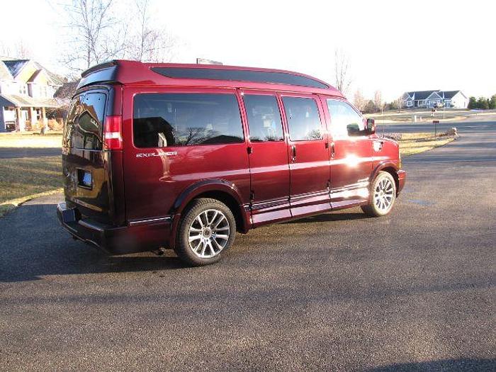 Used 2019 Chevrolet Express 2500 Cargo Van 3D