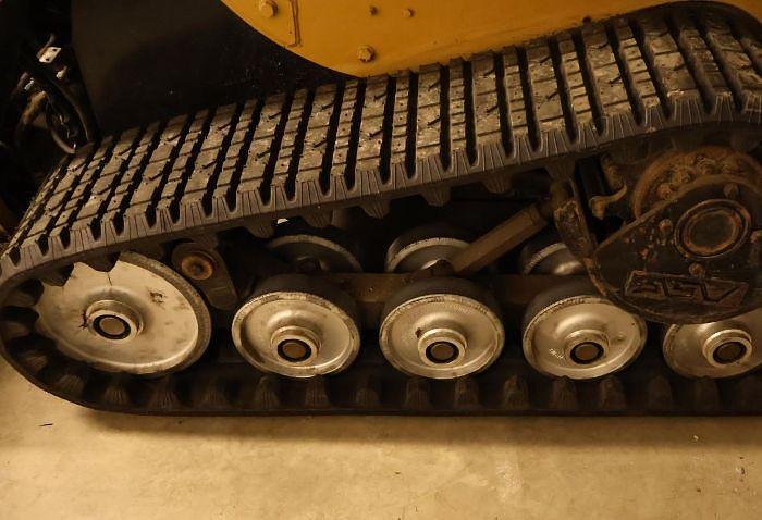 Used 2005 CATERPILLAR 247B