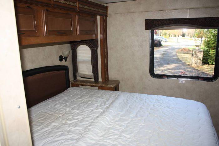 Used 2014 Thor Motor Coach Freedom Elite 31L