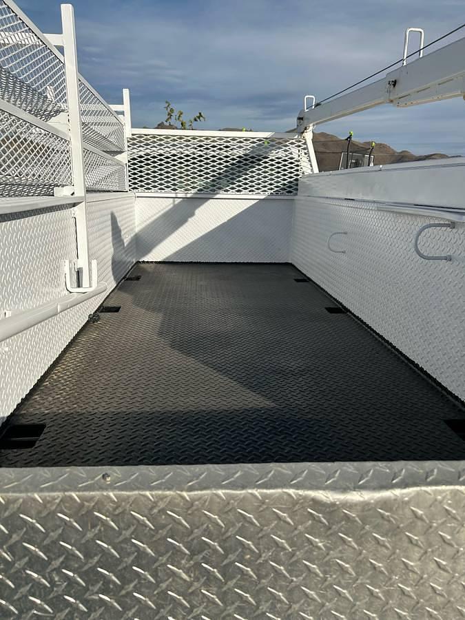 Used 2015 Ford F-550 4WD Service Truck