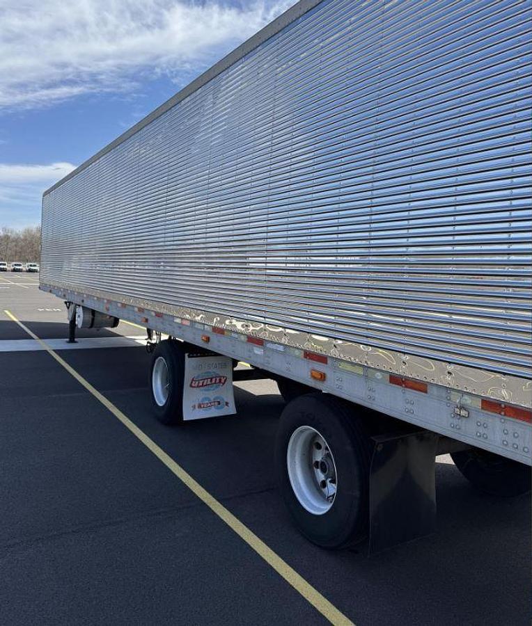 Used 2015 Utility 3000R Reefer Trailer