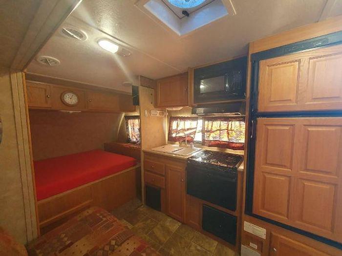 Used 2009 Skyline Layton 1811